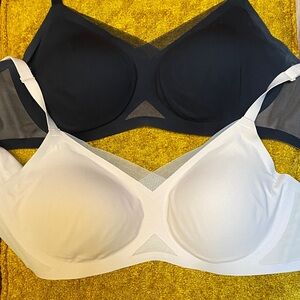 Honeylove Black and White Bra Set